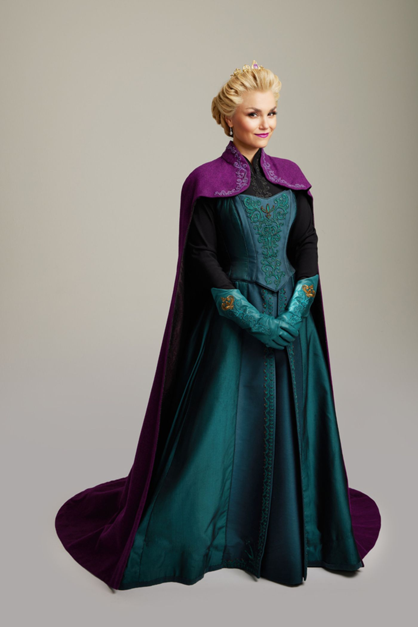 Photos: Get a First Look at New FROZEN Cast Members Emily Lane and Djavan van de Fliert as 'Anna' and 'Kristoff'  Image