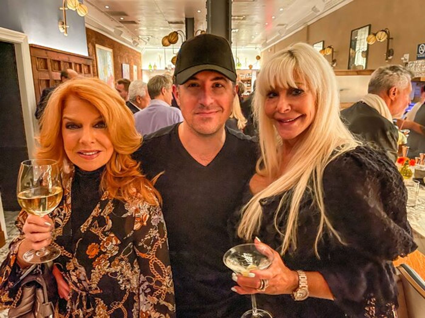 Photos: Clive Davis, Donna McKechnie, Norm Lewis, Attend Clint Holmes at 54 Below  Image