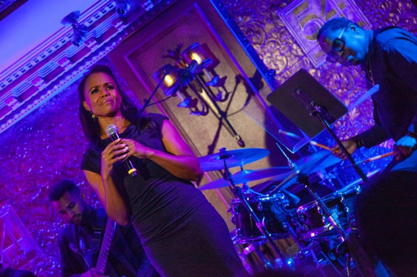 Review: Clint Holmes Astonishes 54 Below Audience With BETWEEN THE MOON AND NEW YORK CITY Review: Clint Holmes Astonishes 54 Below Audience With BETWEEN THE MOON AND NEW YORK CITY Image