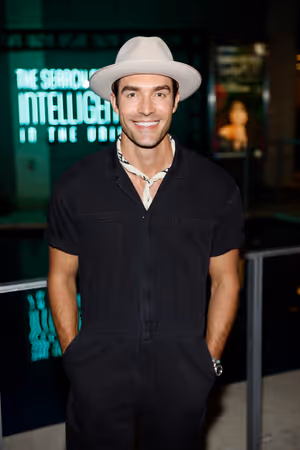 Actor Peter Porte @ BroadwayWorld Actor Peter Porte Photo