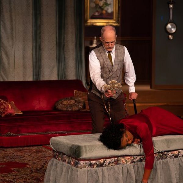 Photos: DRACULA Opens at Little Theatre Of Virginia Beach Photos: DRACULA Opens at Little Theatre Of Virginia Beach Image