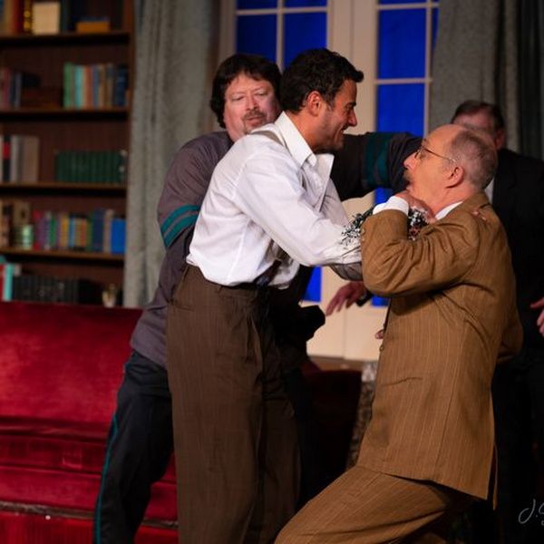 Photos: DRACULA Opens at Little Theatre Of Virginia Beach Photos: DRACULA Opens at Little Theatre Of Virginia Beach Image