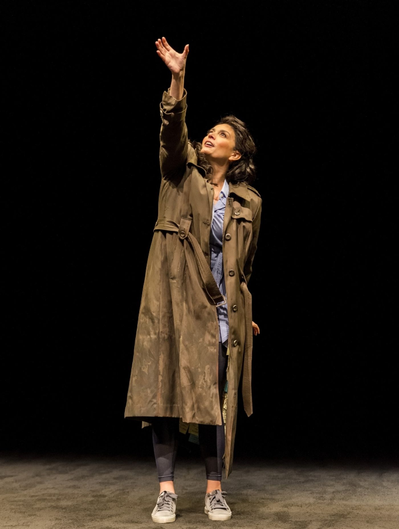 Review: THE SEARCH FOR SIGNS OF INTELLIGENT LIFE IN THE UNIVERSE at Mark Taper Forum  Image