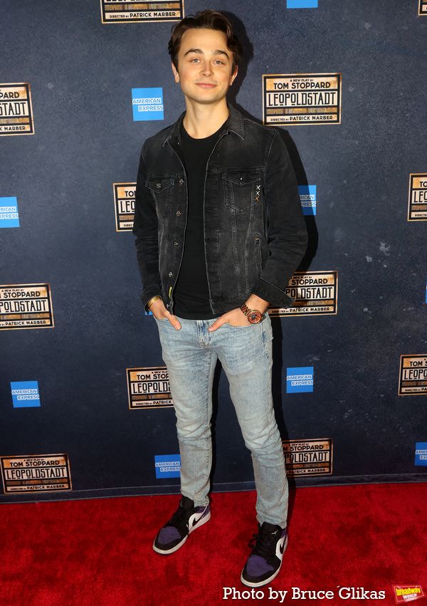 Photos: On the Red Carpet for Opening Night of LEOPOLDSTADT — photo 8 of 63