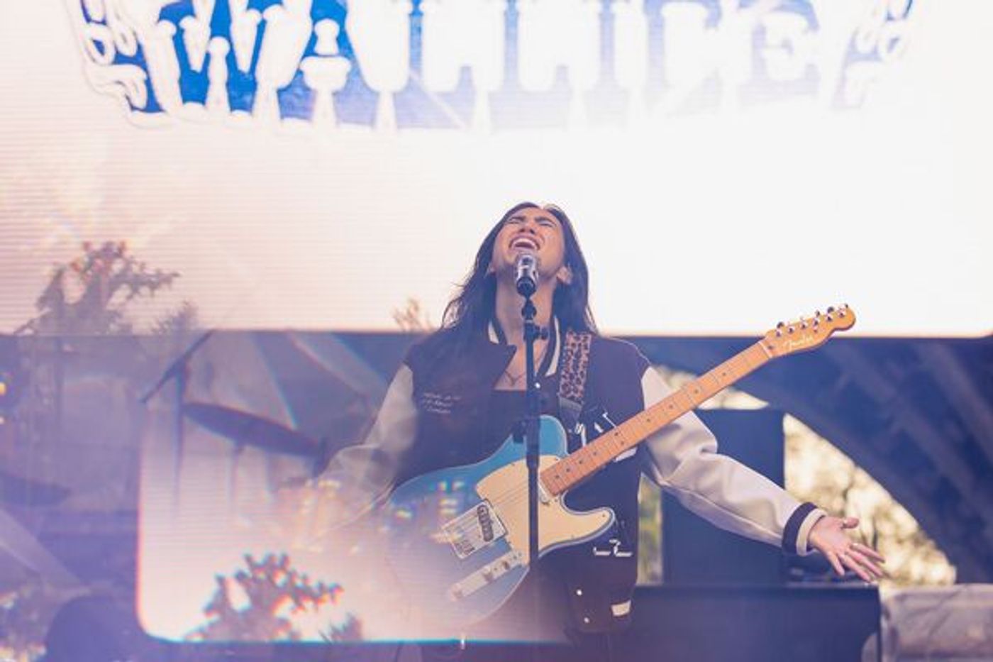 Photos: Lorde, Bleachers & More Perform at All Things Go Festival  Image