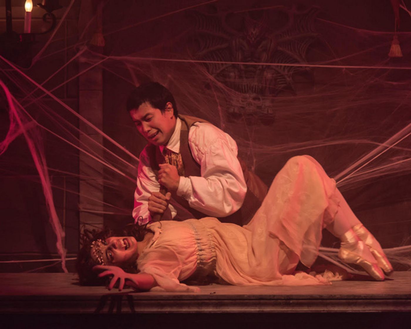 Photos: Roxey Ballet's DRACULA Is Back Just In Time For Halloween! Photos: Roxey Ballet's DRACULA Is Back Just In Time For Halloween! Image