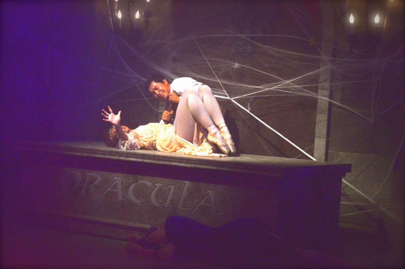 Photos: Roxey Ballet's DRACULA Is Back Just In Time For Halloween! Photos: Roxey Ballet's DRACULA Is Back Just In Time For Halloween! Image