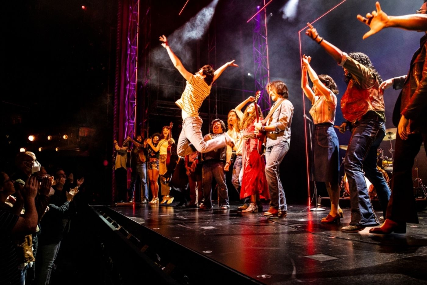 Video: Watch ALMOST FAMOUS Cast Take Their First Broadway Bows  Image