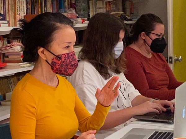  Ako and stage management Photo