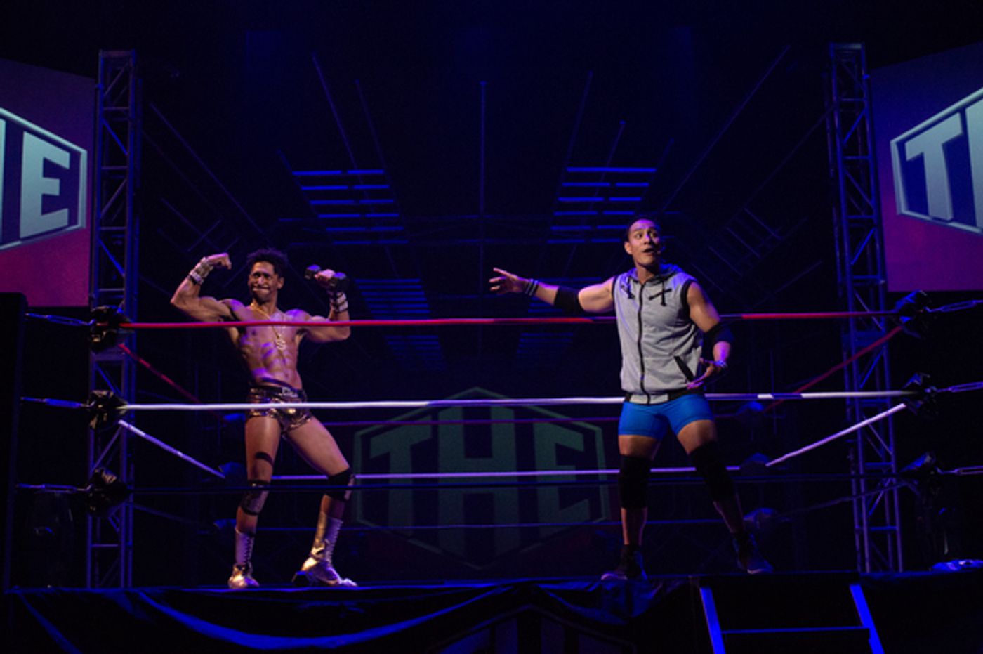 Photos & Video: First Look at THE ELABORATE ENTRANCE OF CHAD DEITY at ZACH  Image