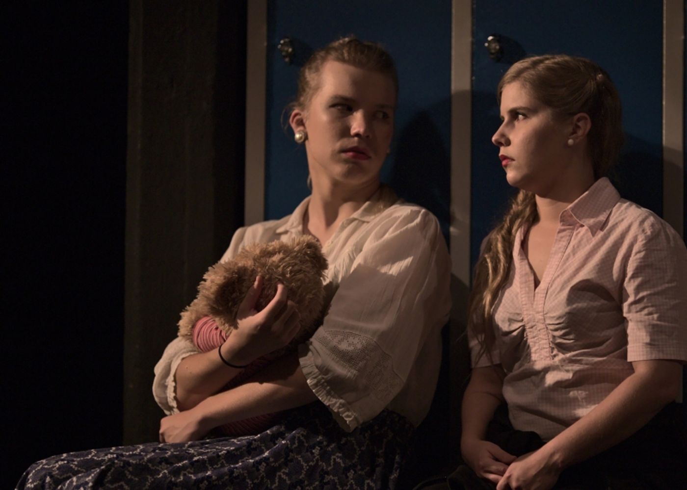 ARVIO: W. Chorellin KISSAT Vantaan Näyttämöllä  Image