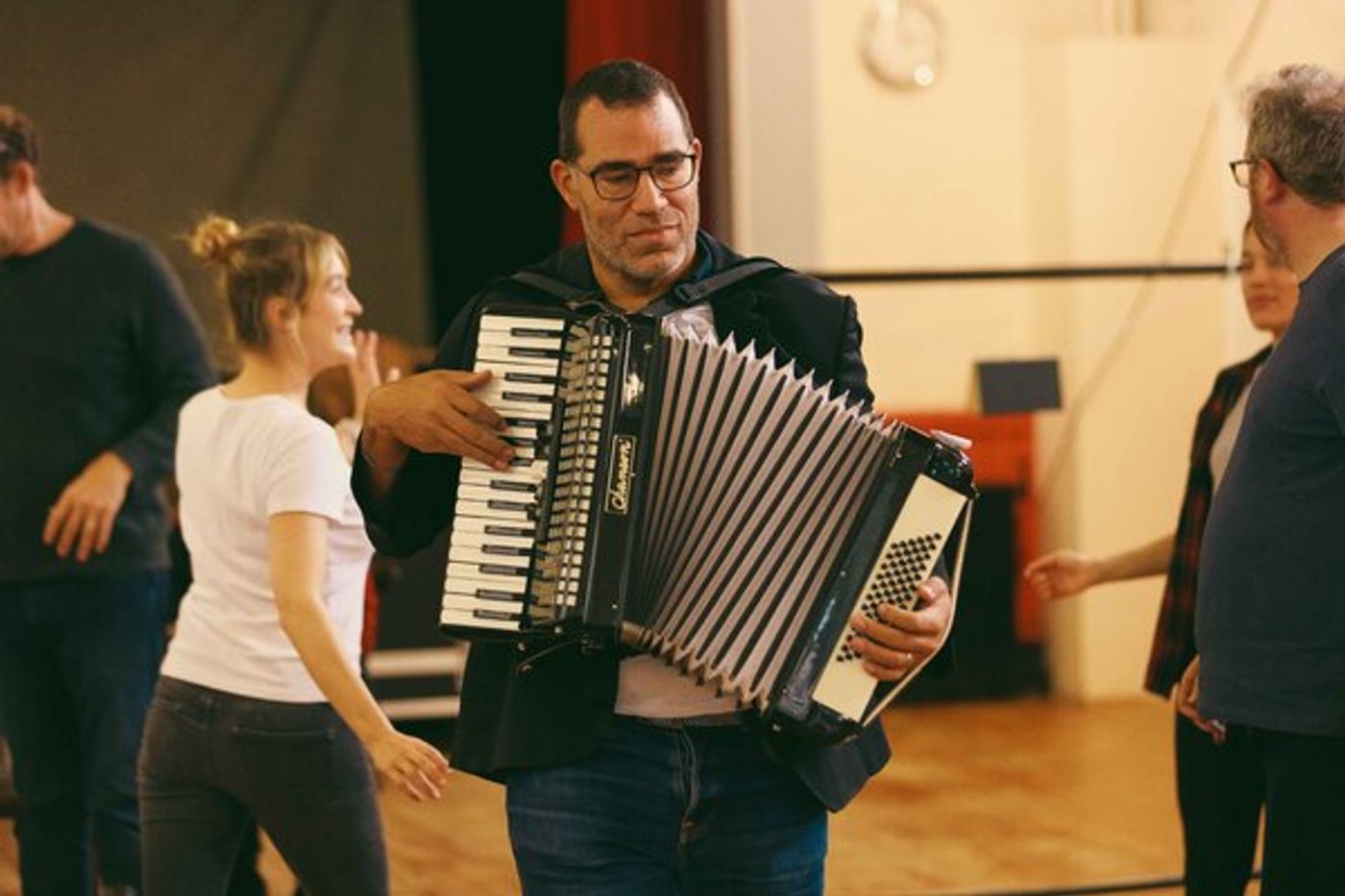 Photos: Inside Rehearsal For the Tour of THE LAVENDER HILL MOB  Image