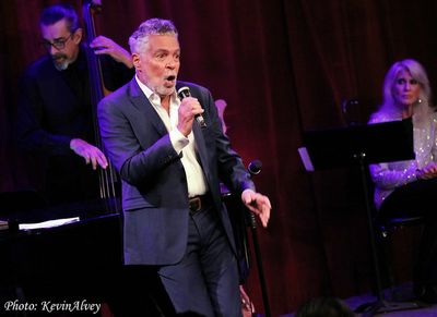Clint Holmes Photo