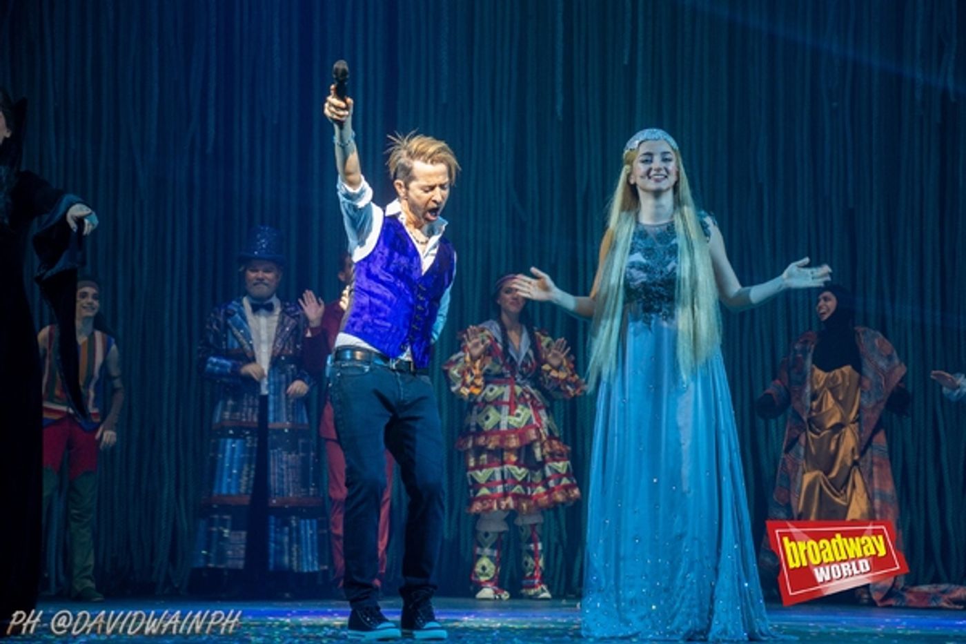 PHOTOS: Noche de estreno de LA HISTORIA INTERMINABLE  Image