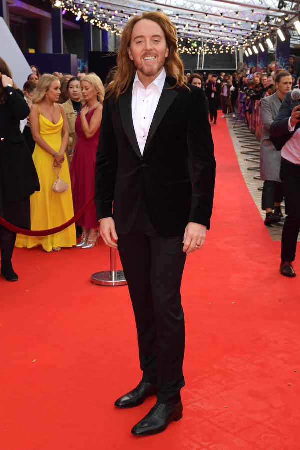Photos: MATILDA THE MUSICAL Movie Cast Hits the Red Carpet at the BFI London Film Festival Premiere — photo 3 of 33