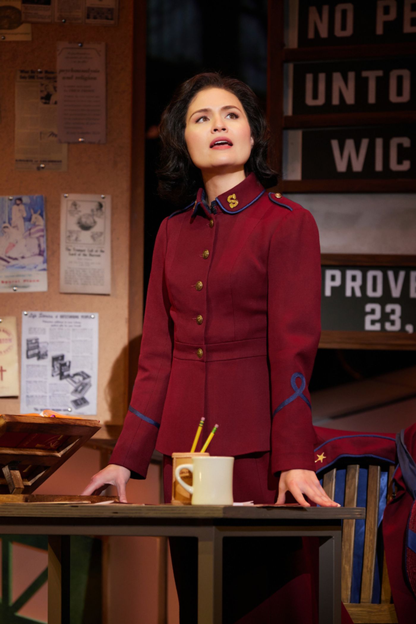 Photos: First Look at Phillipa Soo, Steven Pasquale, Jessie Mueller, and James Monroe Iglehart in GUYS AND DOLLS  Image