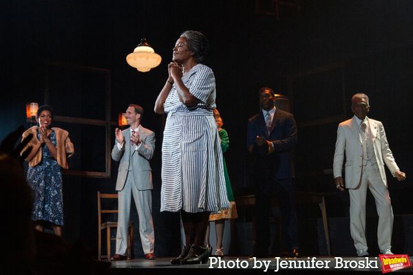Photos: The Cast of DEATH OF A SALESMAN Takes Their Opening Night Bows — photo 7 of 36