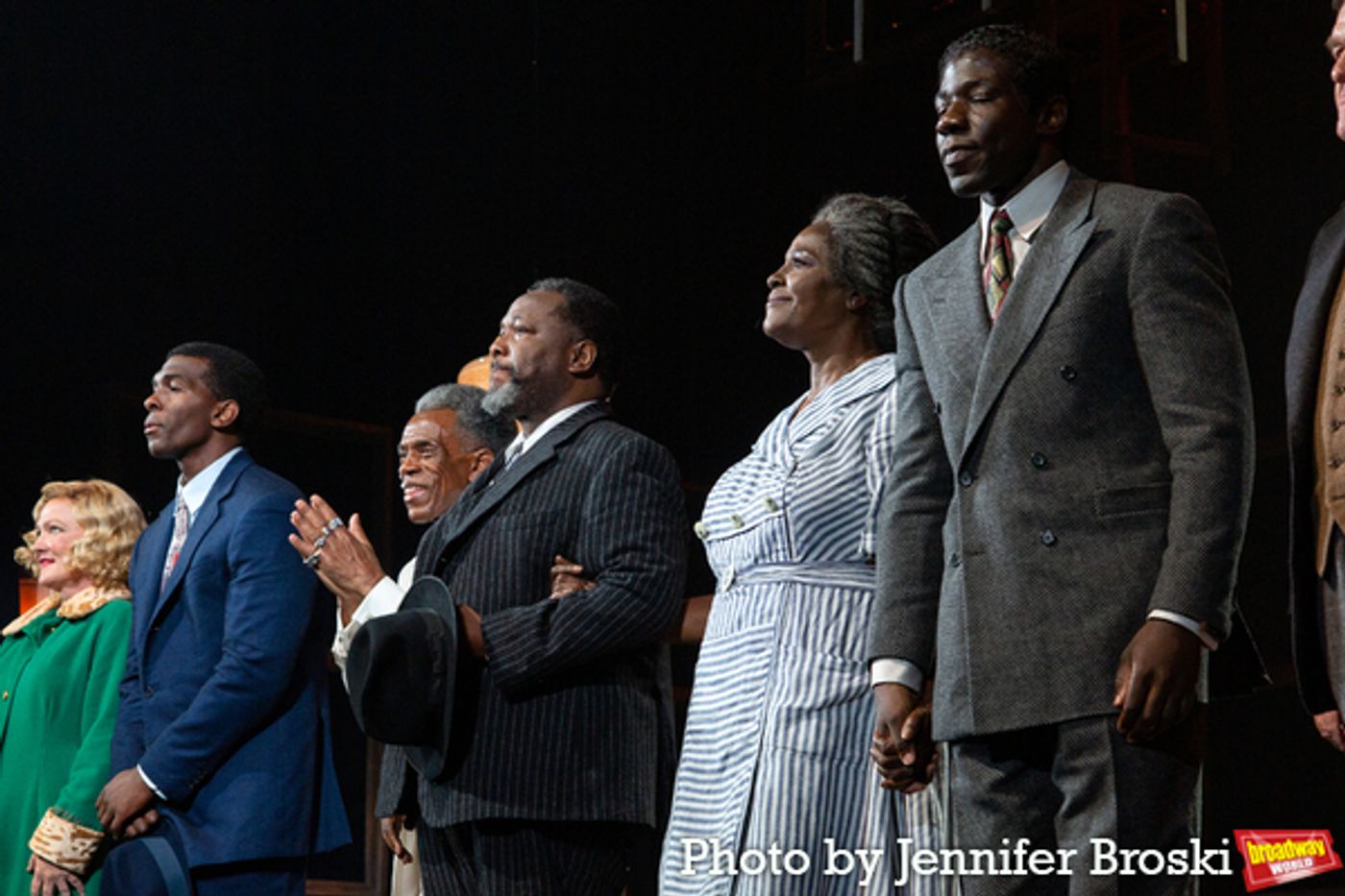 Photos: The Cast of DEATH OF A SALESMAN Takes Their Opening Night Bows  Image
