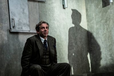 Elliot Levey Photo