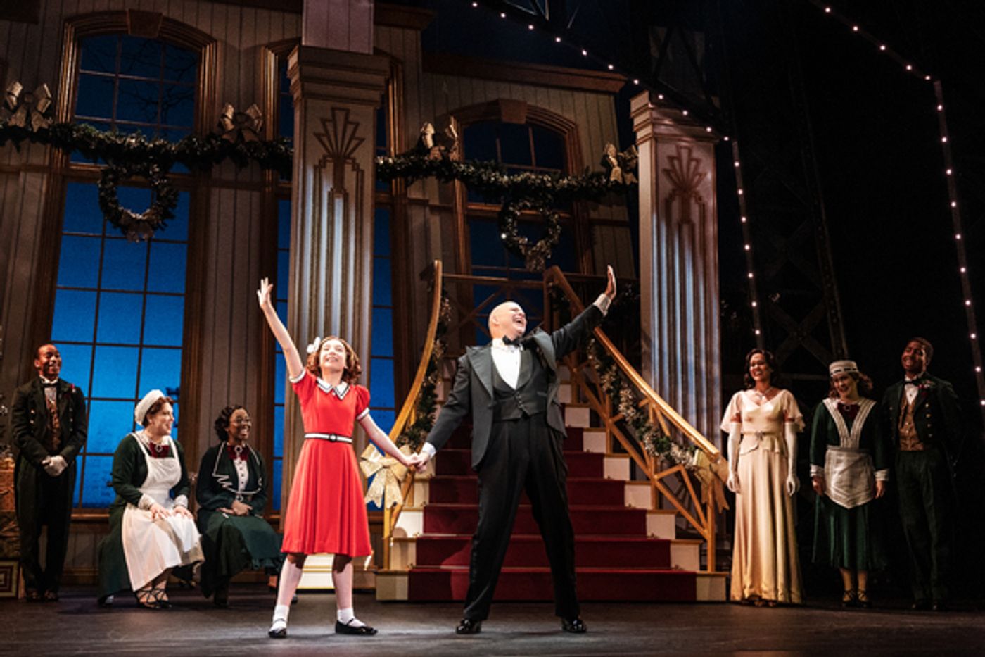 Photos & Video: Get a First Look at the New ANNIE National Tour  Image
