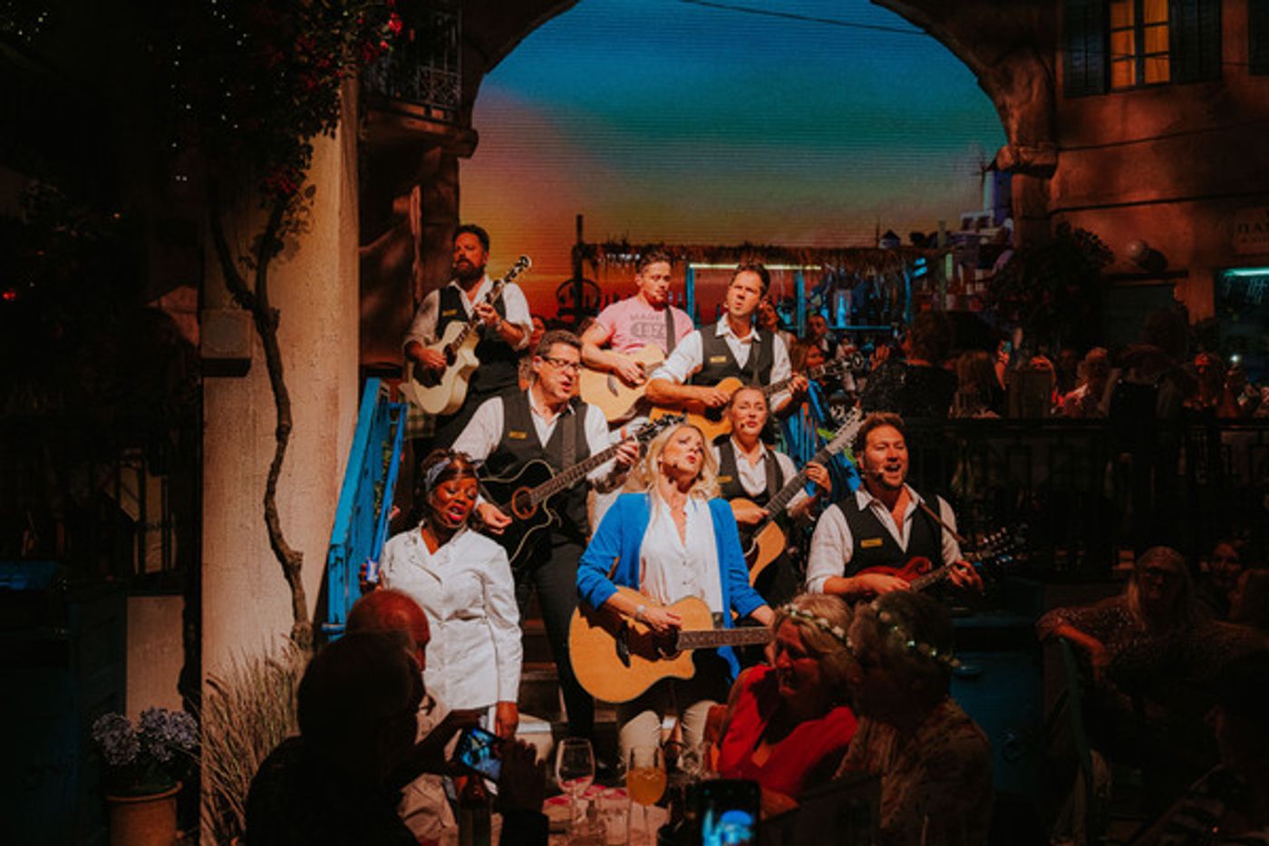 Photos: First Look at the New Cast of MAMMA MIA! THE PARTY  Image