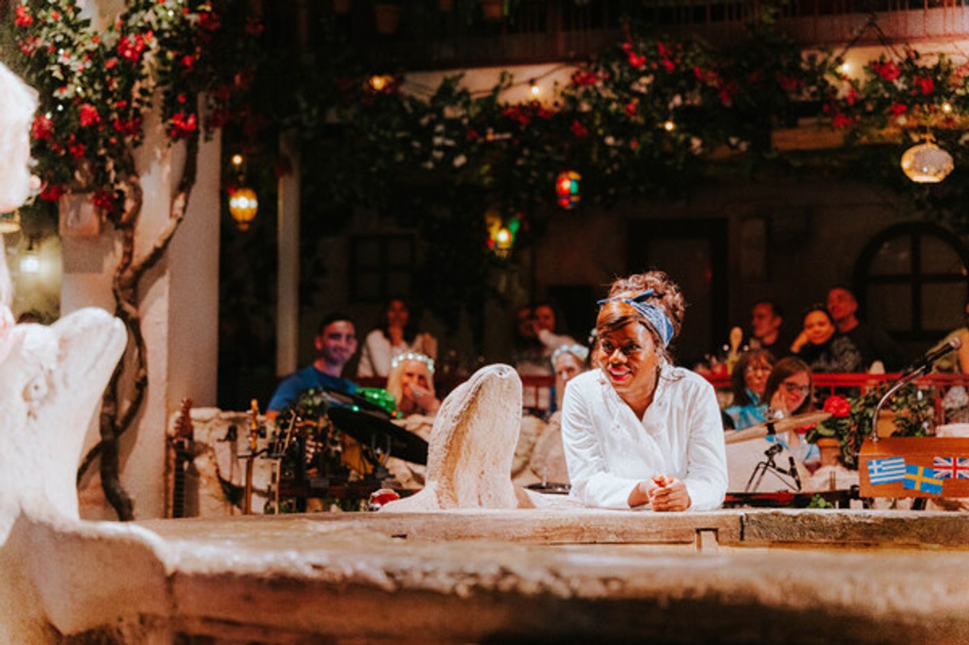 Photos: First Look at the New Cast of MAMMA MIA! THE PARTY  Image