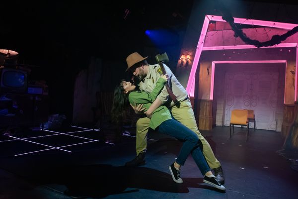 Photos: First Look at the UK Debut of STRANGER SINGS!  Image