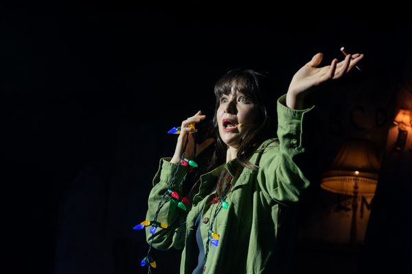 Photos: First Look at the UK Debut of STRANGER SINGS!  Image