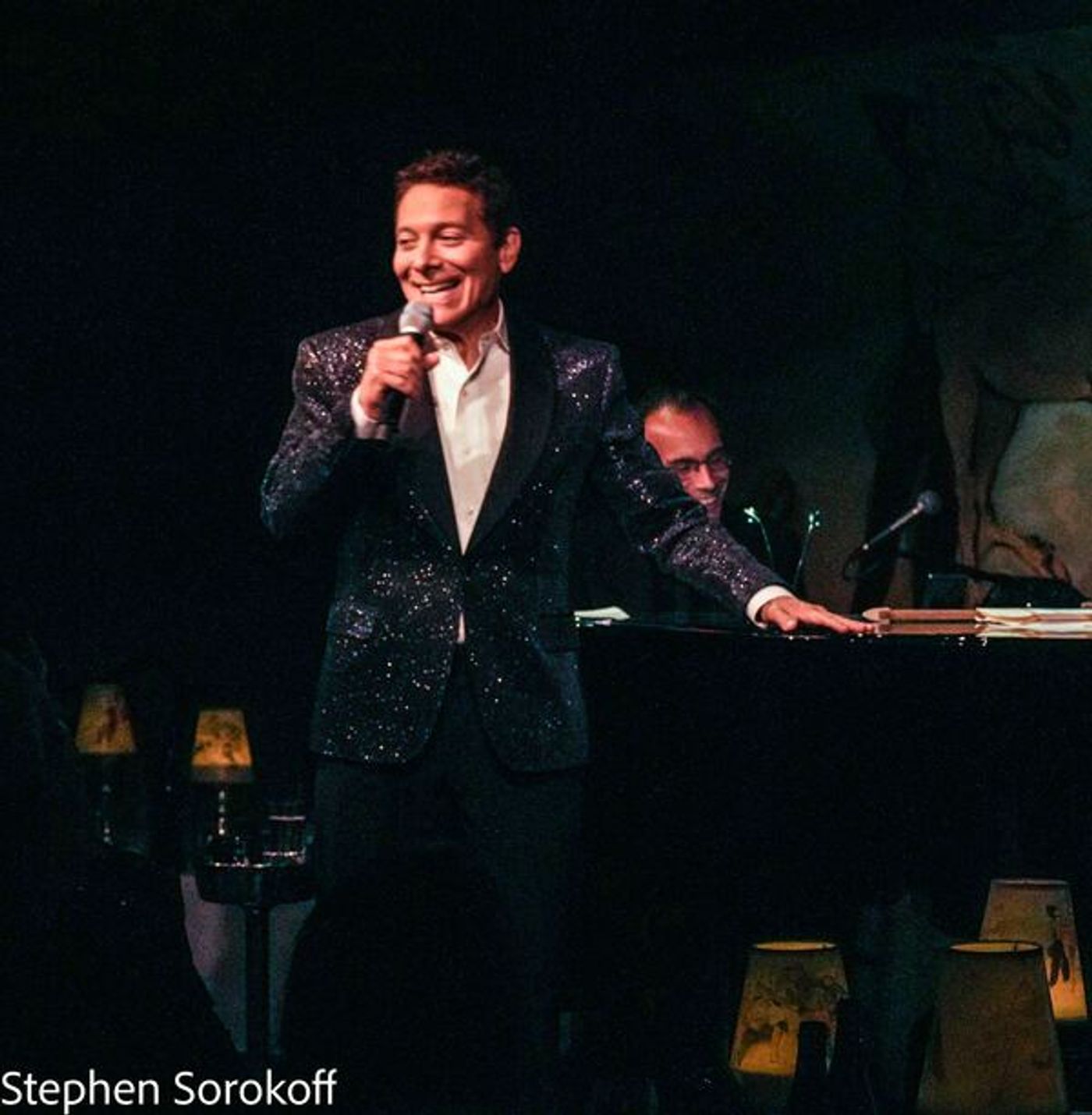 PHOTOS: Michael Feinstein Continues Sold Out Run at Cafe Carlyle  Image