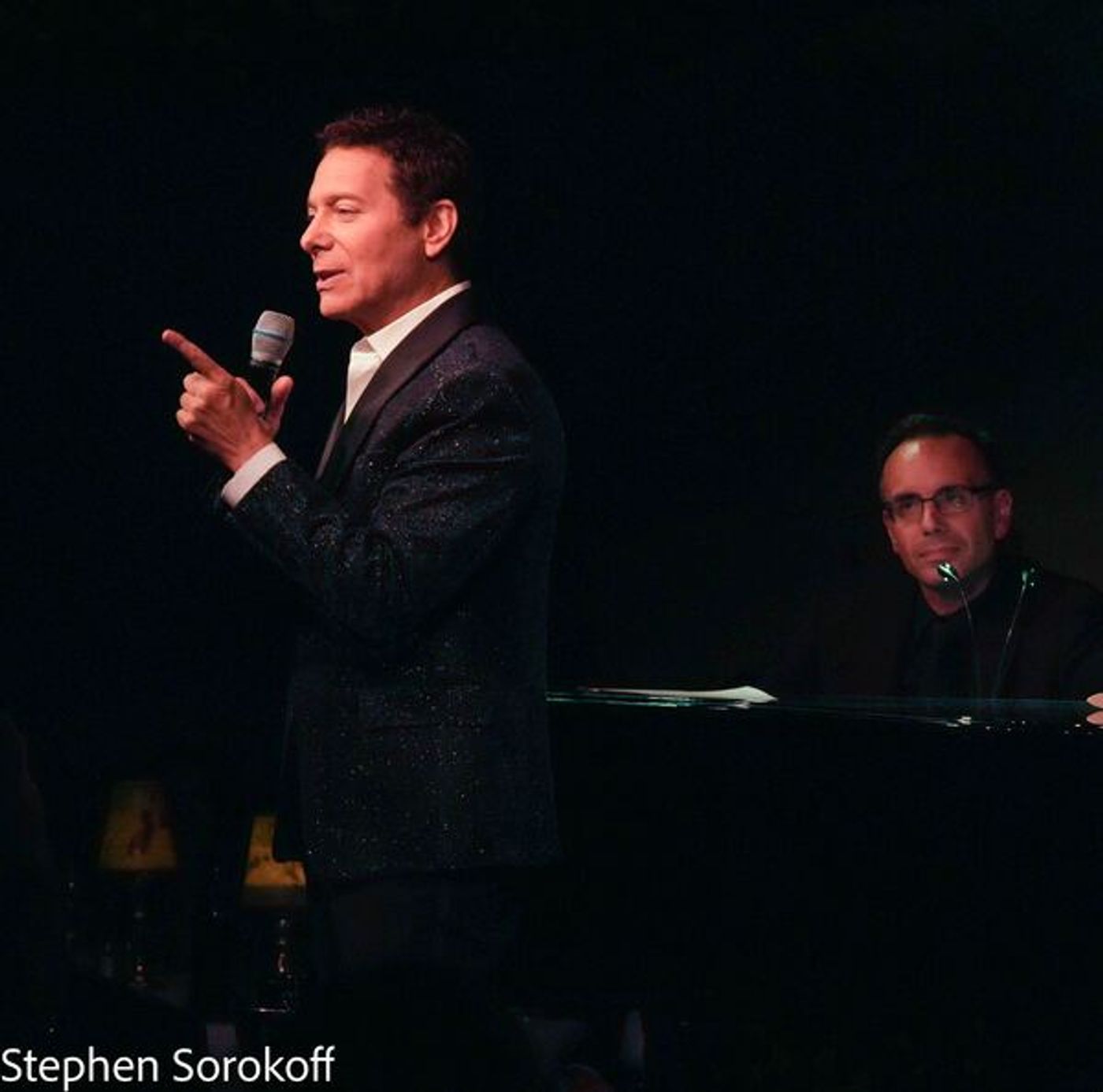 PHOTOS: Michael Feinstein Continues Sold Out Run at Cafe Carlyle  Image