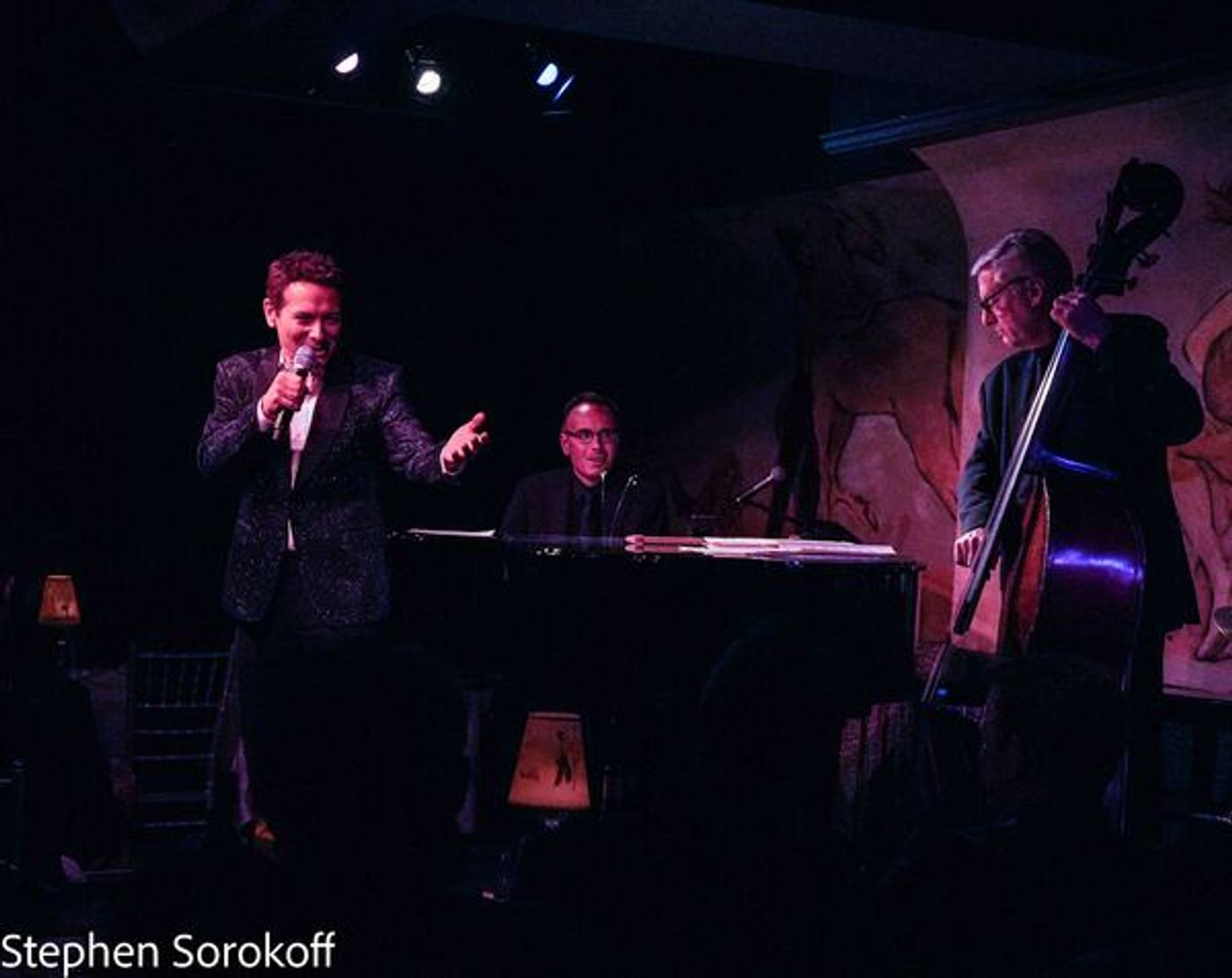 PHOTOS: Michael Feinstein Continues Sold Out Run at Cafe Carlyle  Image