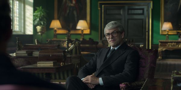 Jonny Lee Miller as Prime Minister John Major Photo