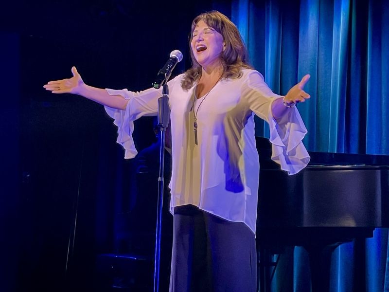 Review: LISA VIGGIANO SINGS THE JANE OLIVOR SONGBOOK is a Heartfelt Tribute at Laurie Beechman Theatre  Image