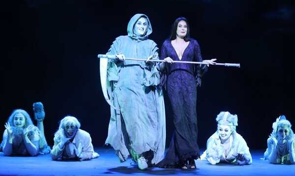 David Mitchell, Teri Hatcher, and The Company of THE ADDAMS FAMILY Photo