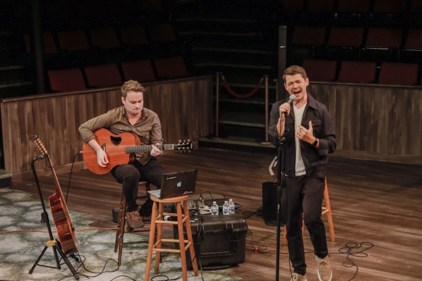Review: MINNEAPOLIS – DAMIAN MCGINTY: LIVE IN THE MOMENT at Theater In The Round  Image