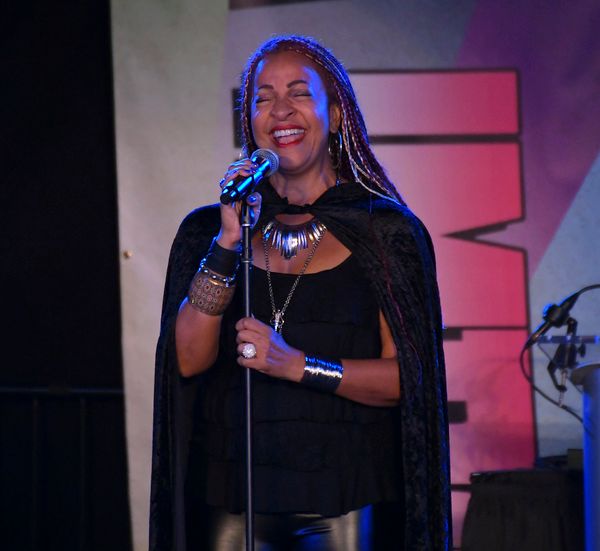 Debby Holiday  Photo