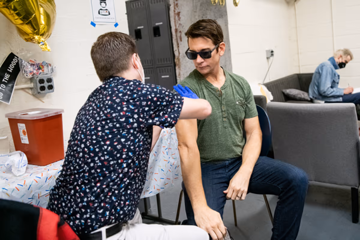 The Entertainment Community Fund Provides Flu Shots at Photos: Andy Karl, Stephanie J. Block, Gavin Creel & More Get Their Flu Shots Thanks to The Entertainment Community Fund