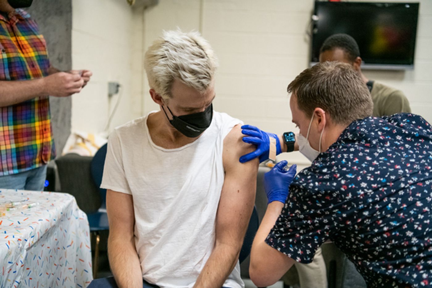 Photos: Andy Karl, Stephanie J. Block, Gavin Creel & More Get Their Flu Shots Thanks to The Entertainment Community Fund Photos: Andy Karl, Stephanie J. Block, Gavin Creel & More Get Their Flu Shots Thanks to The Entertainment Community Fund Image