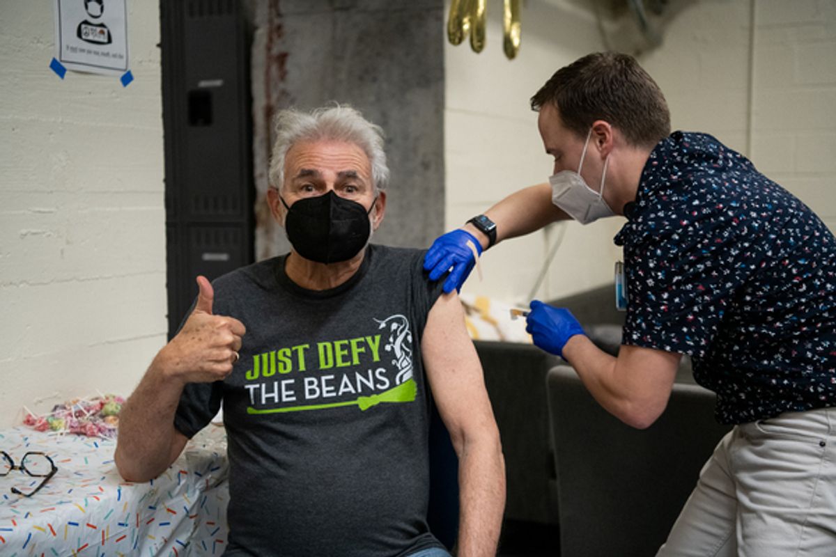 The Entertainment Community Fund Provides Flu Shots at Photos: Andy Karl, Stephanie J. Block, Gavin Creel & More Get Their Flu Shots Thanks to The Entertainment Community Fund