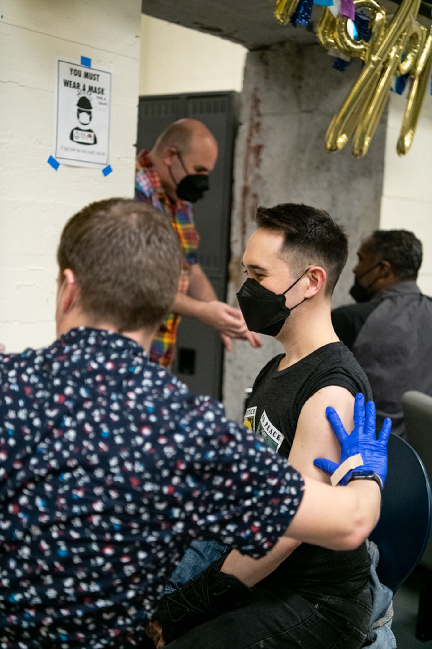 Photos: Andy Karl, Stephanie J. Block, Gavin Creel & More Get Their Flu Shots Thanks to The Entertainment Community Fund Photos: Andy Karl, Stephanie J. Block, Gavin Creel & More Get Their Flu Shots Thanks to The Entertainment Community Fund Image