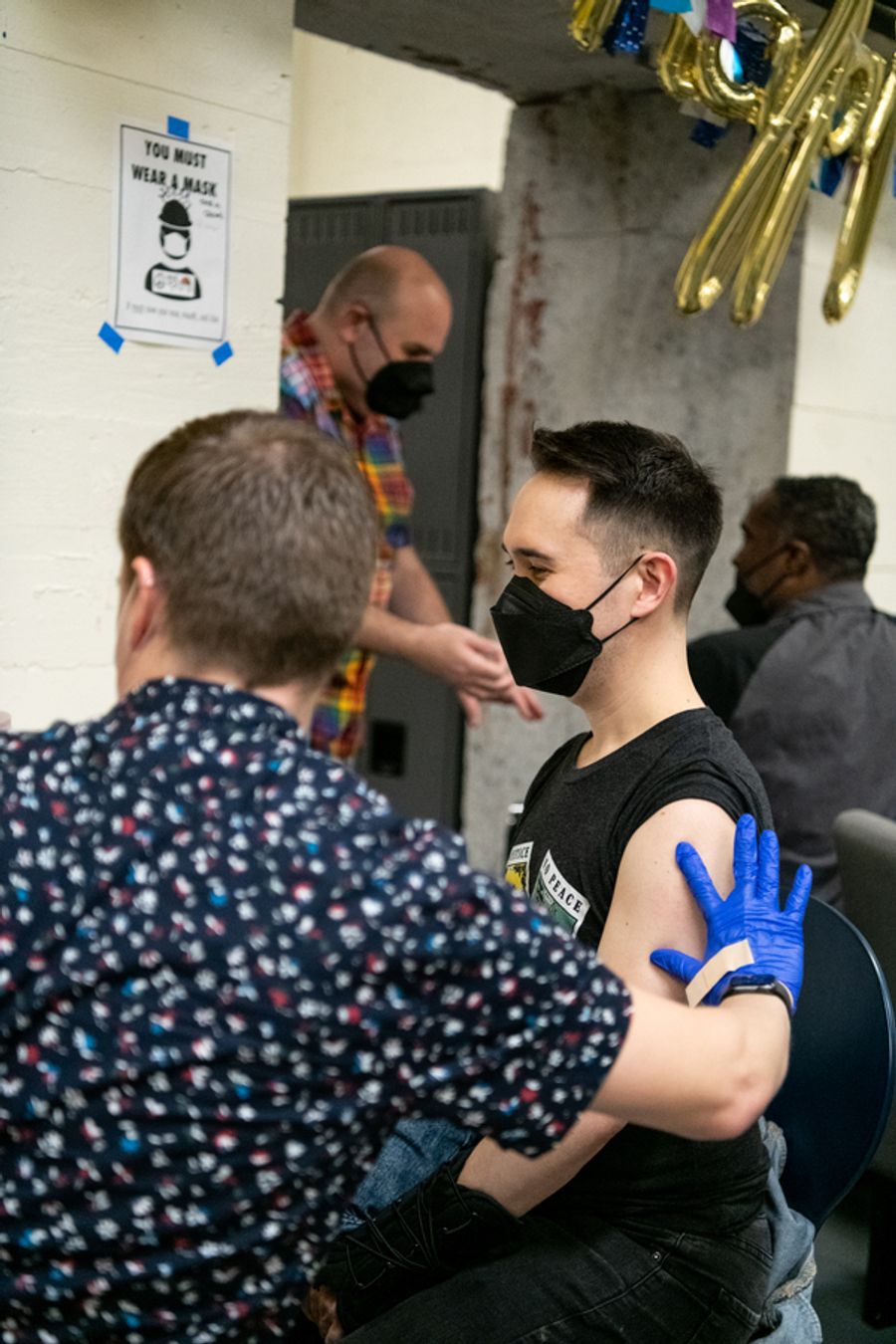 Photos: Andy Karl, Stephanie J. Block, Gavin Creel & More Get Their Flu Shots Thanks to The Entertainment Community Fund Image