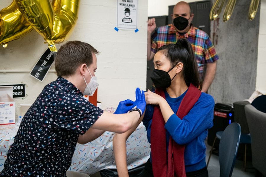 Photos: Andy Karl, Stephanie J. Block, Gavin Creel & More Get Their Flu Shots Thanks to The Entertainment Community Fund Image