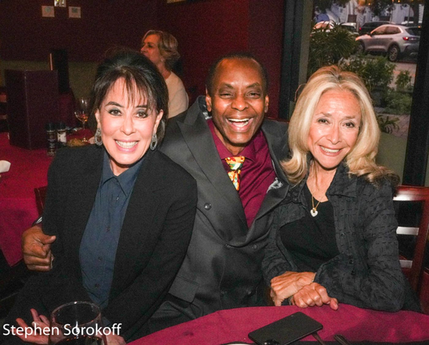 Photos: Avery Sommers Joins Copeland Davis at Cafe Centro Opening  Image