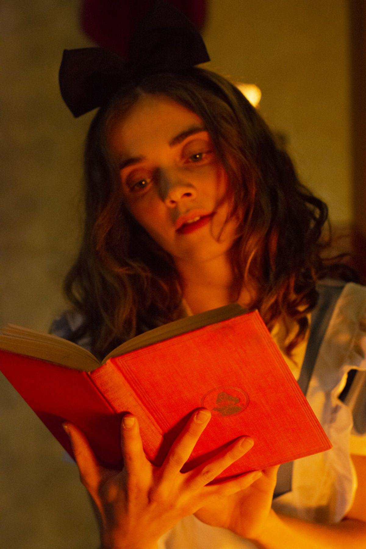 Adaline Gomez as Alice at 
