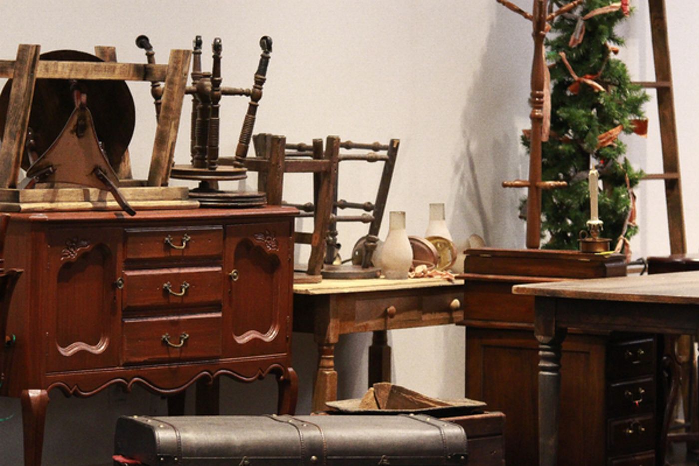 Photos: Go Inside Rehearsals for A CHRISTMAS CAROL at The Alliance Theatre  Image