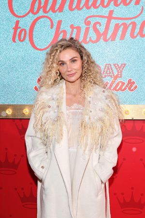 Clare Bowen Photo