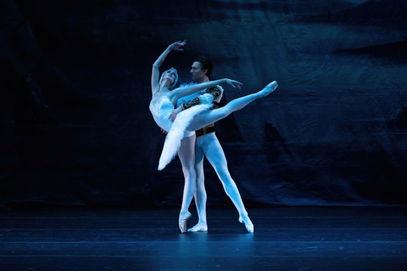 Review: THE UNITED UKRAINIAN BALLET - SWAN LAKE  Image