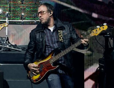 Scott Shriner of Weezer Photo
