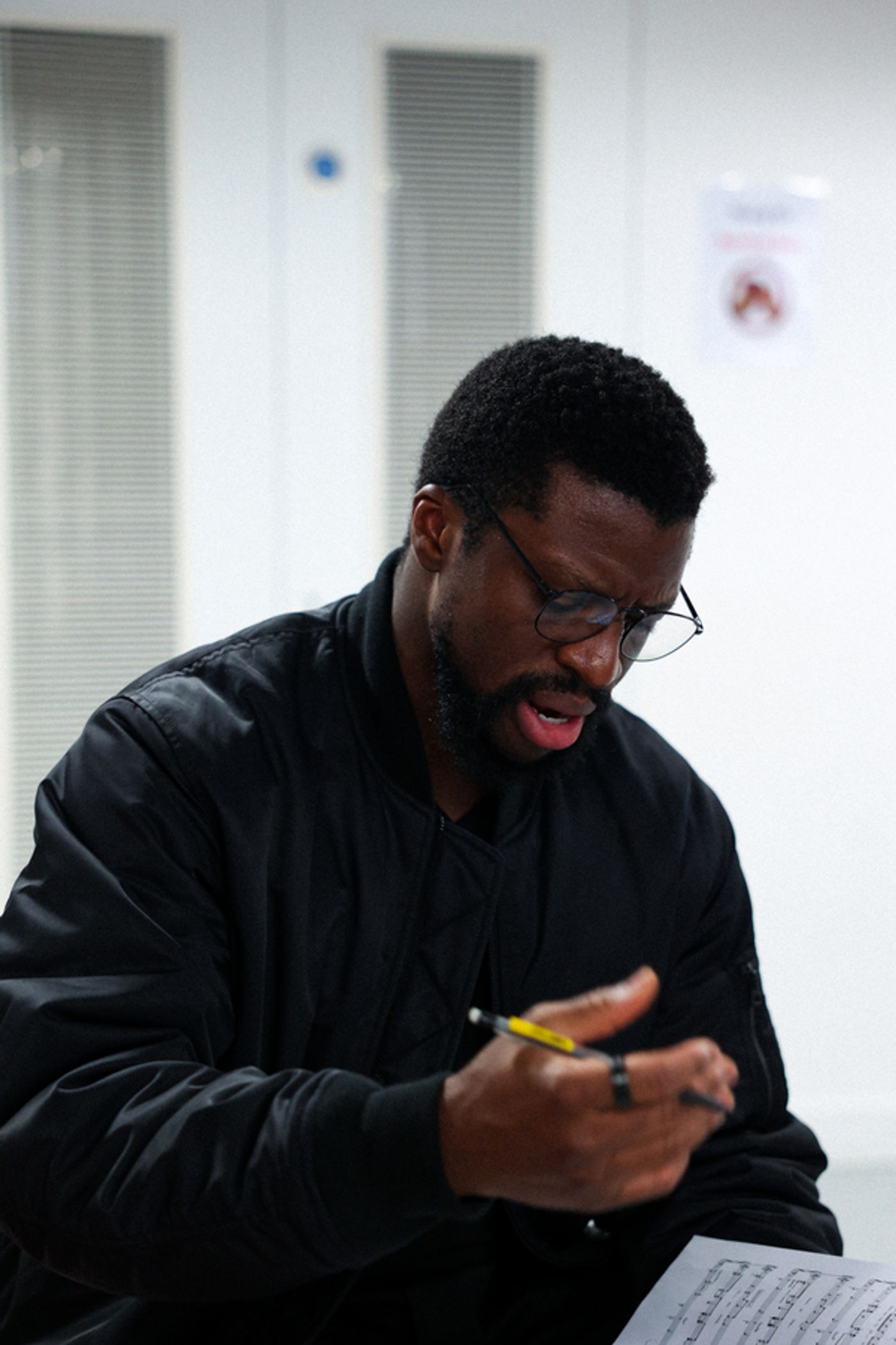 Photos: Inside Rehearsal For the Young Vic's MANDELA  Image