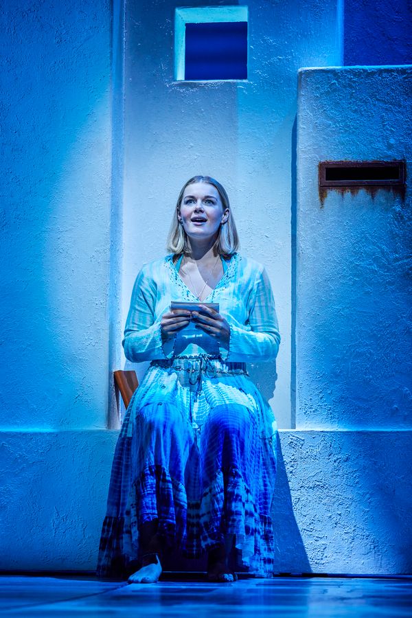 Photos: First Look at the New Cast of MAMMA MIA! in the West End — photo 6 of 32
